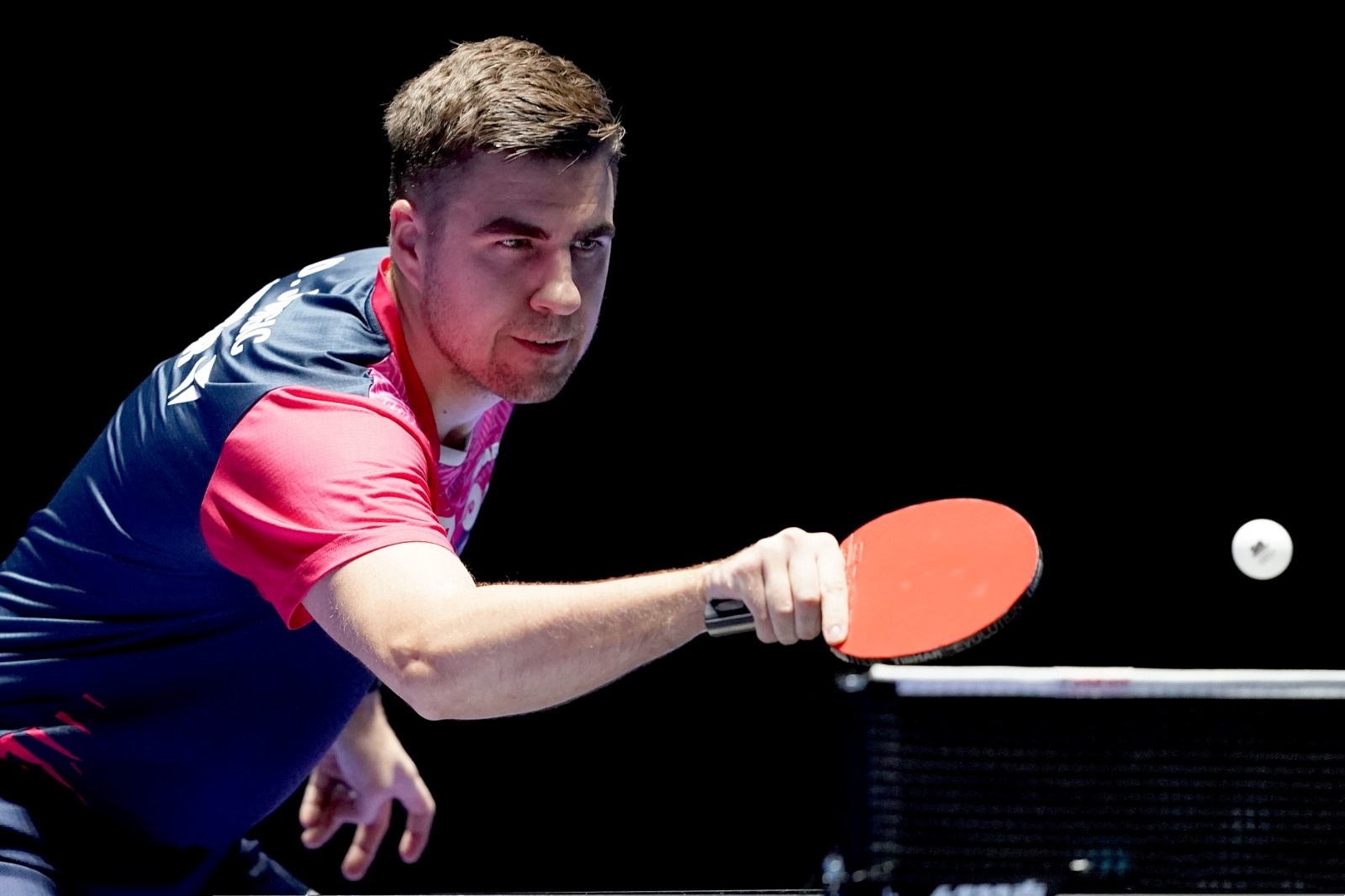 瑞德发挥出色，球队整体表现引得现场观众震惊不已(新兵受难日林克)