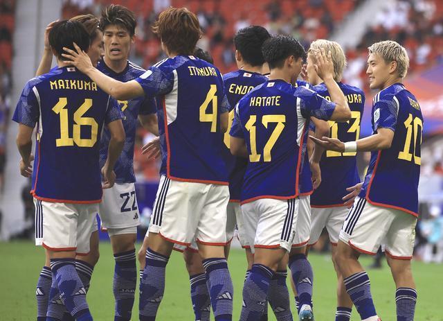 KOK体育-日本队赢得胜利,成功进入八强赛