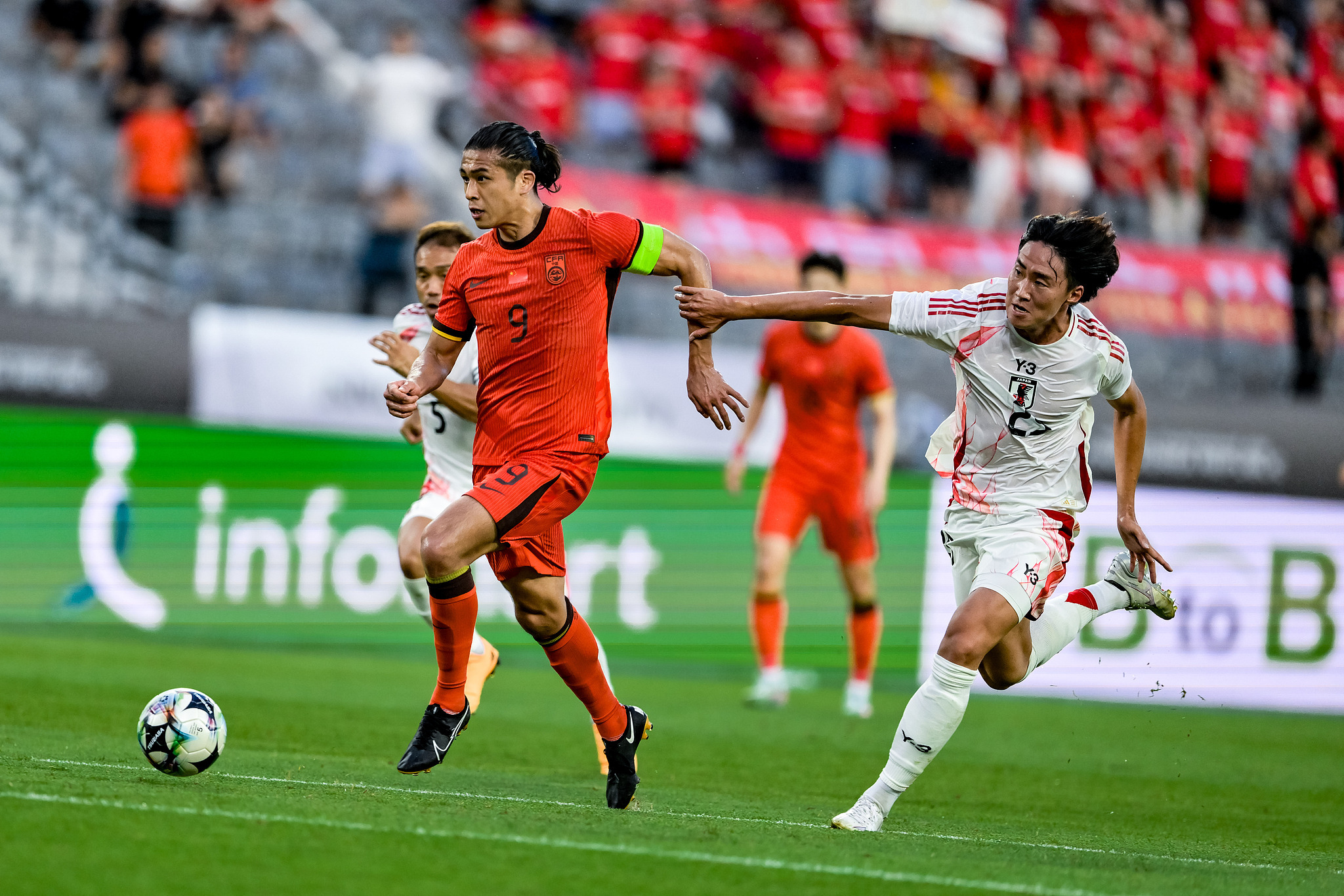 日本队赢得胜利，成功进入八强赛